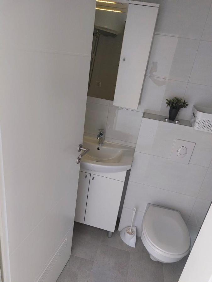 Appartamento Apartman Ema Kaštela Esterno foto