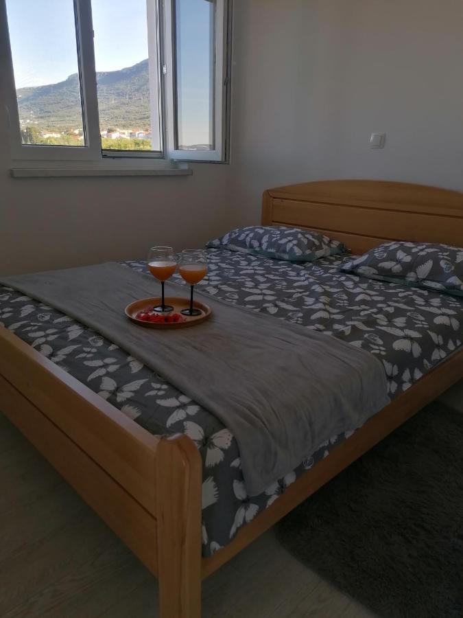 Appartamento Apartman Ema Kaštela Esterno foto