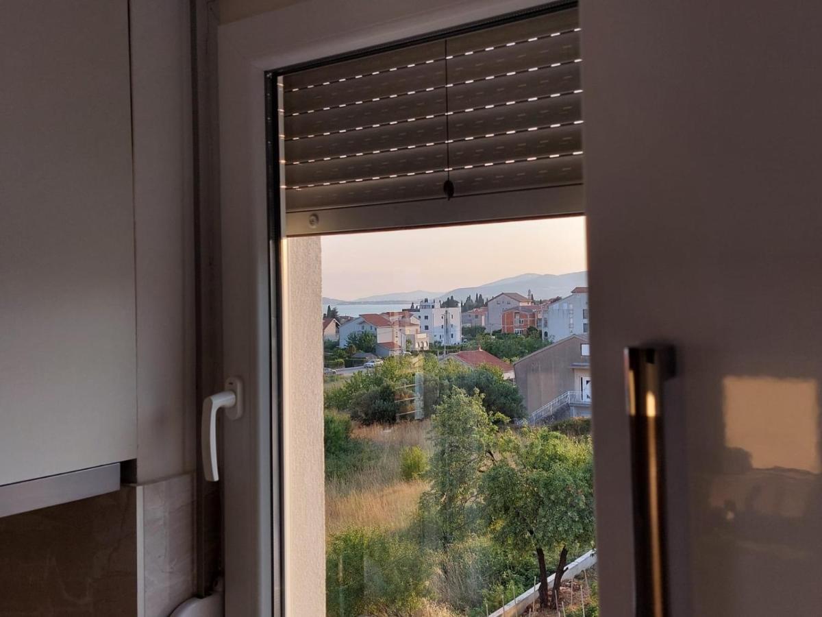 Appartamento Apartman Ema Kaštela Esterno foto